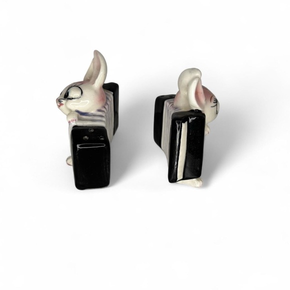 Vintage Mid Century Japan Rabbit in Accordion Shakers - Picture 6 of 7
